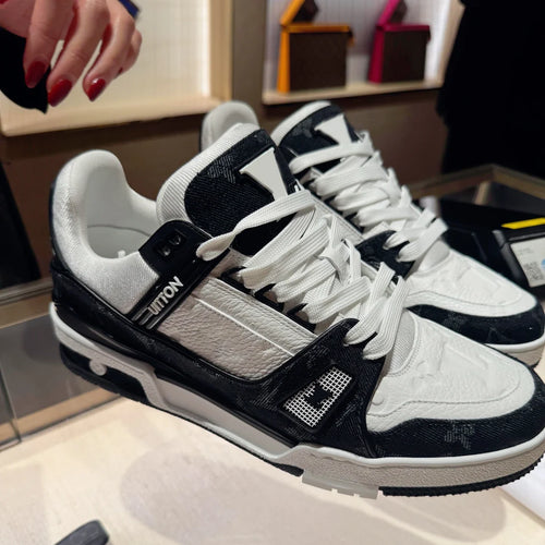 French High-end Design Fashionable Men's Sneakers - Luxurious and Trendy Trainers with Low Heel and Printed Design for Women